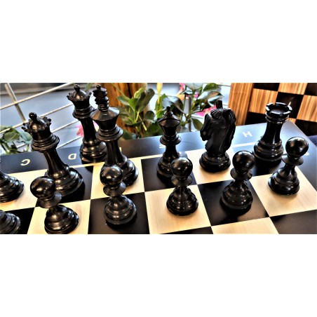 Pièces d'échecs colombiennes taille 6 buis teinté noir et buis naturel